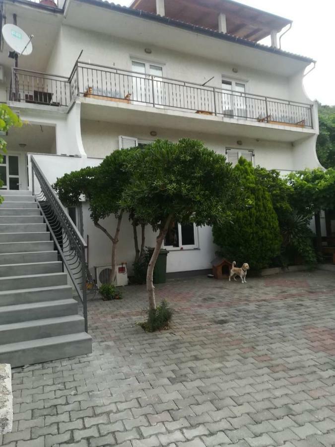 Luca Appartement Senj  Buitenkant foto