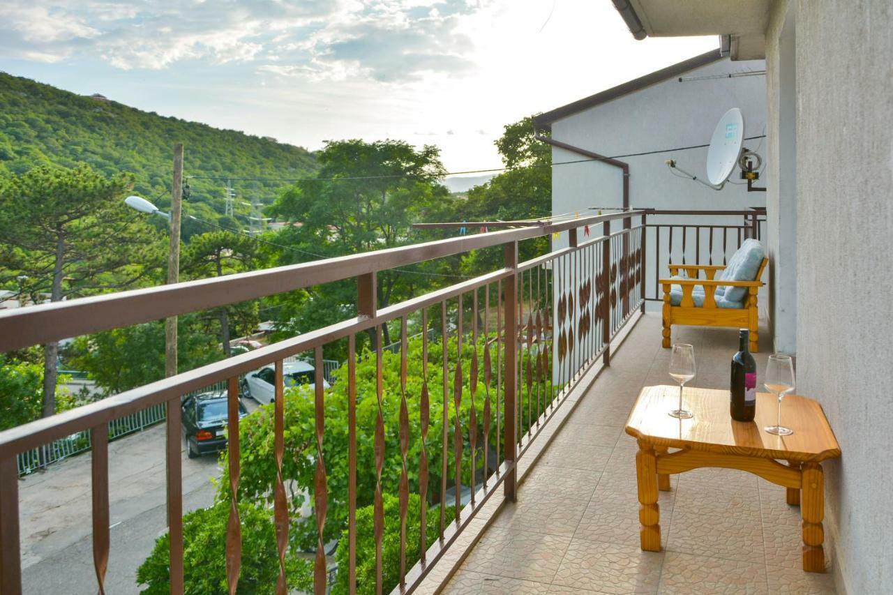 Luca Appartement Senj  Buitenkant foto